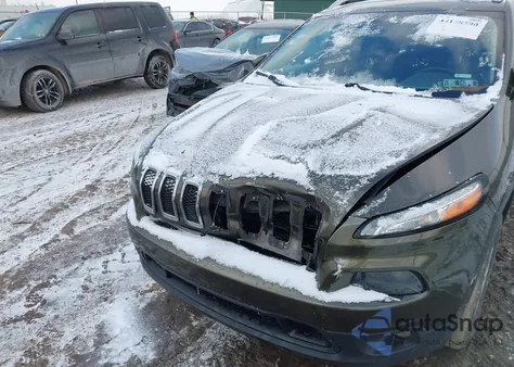 2015 Jeep Cherokee Latitude из США, поврежденный, VIN 1C4PJMCS1FW640501